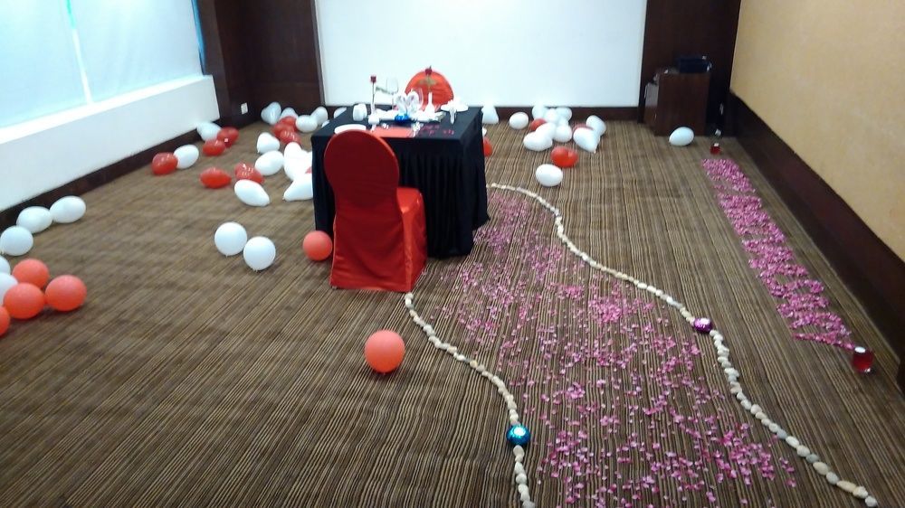 K10 Hotel Vadodara Buitenkant foto