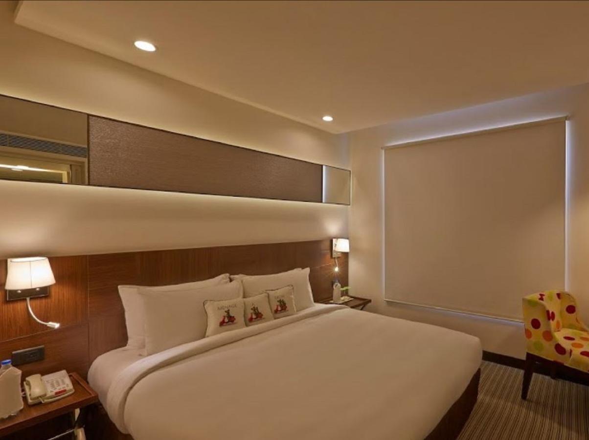 K10 Hotel Vadodara Buitenkant foto